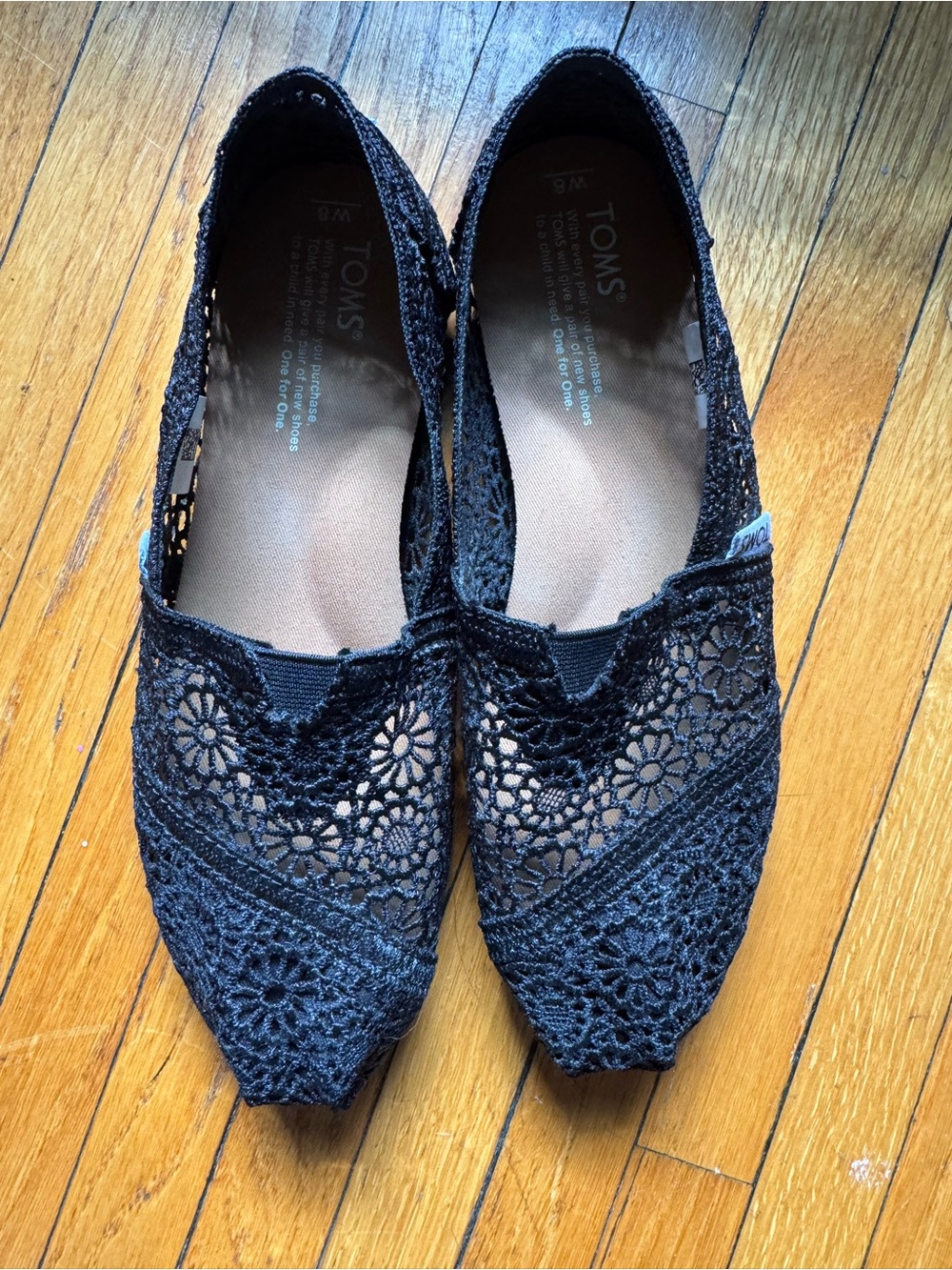 ❤️TOMS Crochet Alpargata slip-on shoes with intricate floral pattern - Picture 3 of 13